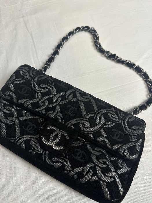 Chanel CC Flap Handbag Black | Vitnage Clothing Store Canada