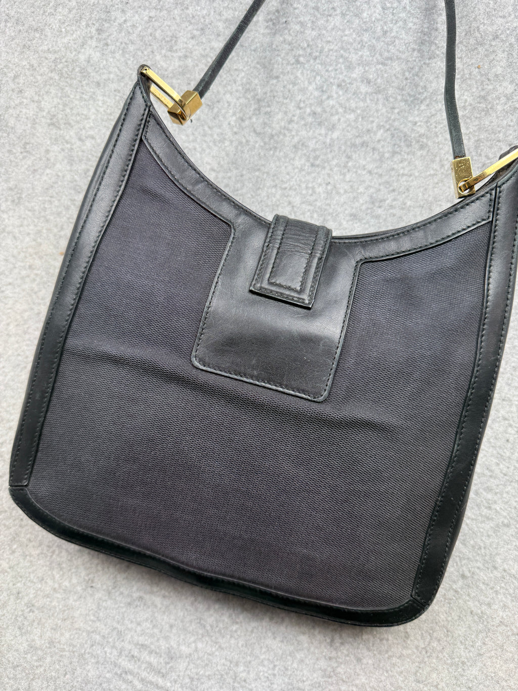 Vintage Gucci G Buckle Shoulder Bag Black