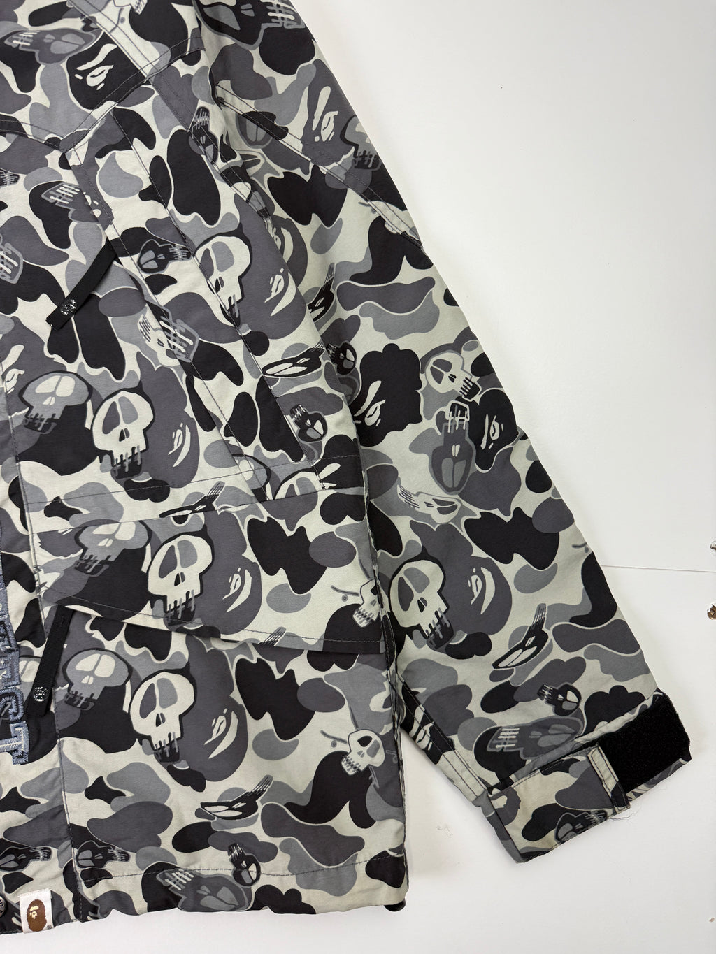 Stussy x BAPE Skull Camo Snowboard Jacket Grey (USED)