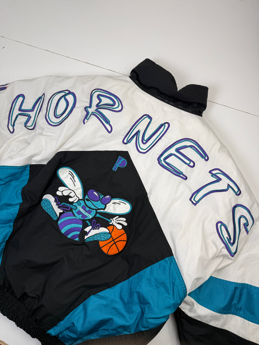 Vintage Pro Player Charlotte Hornets Insulated Jacket