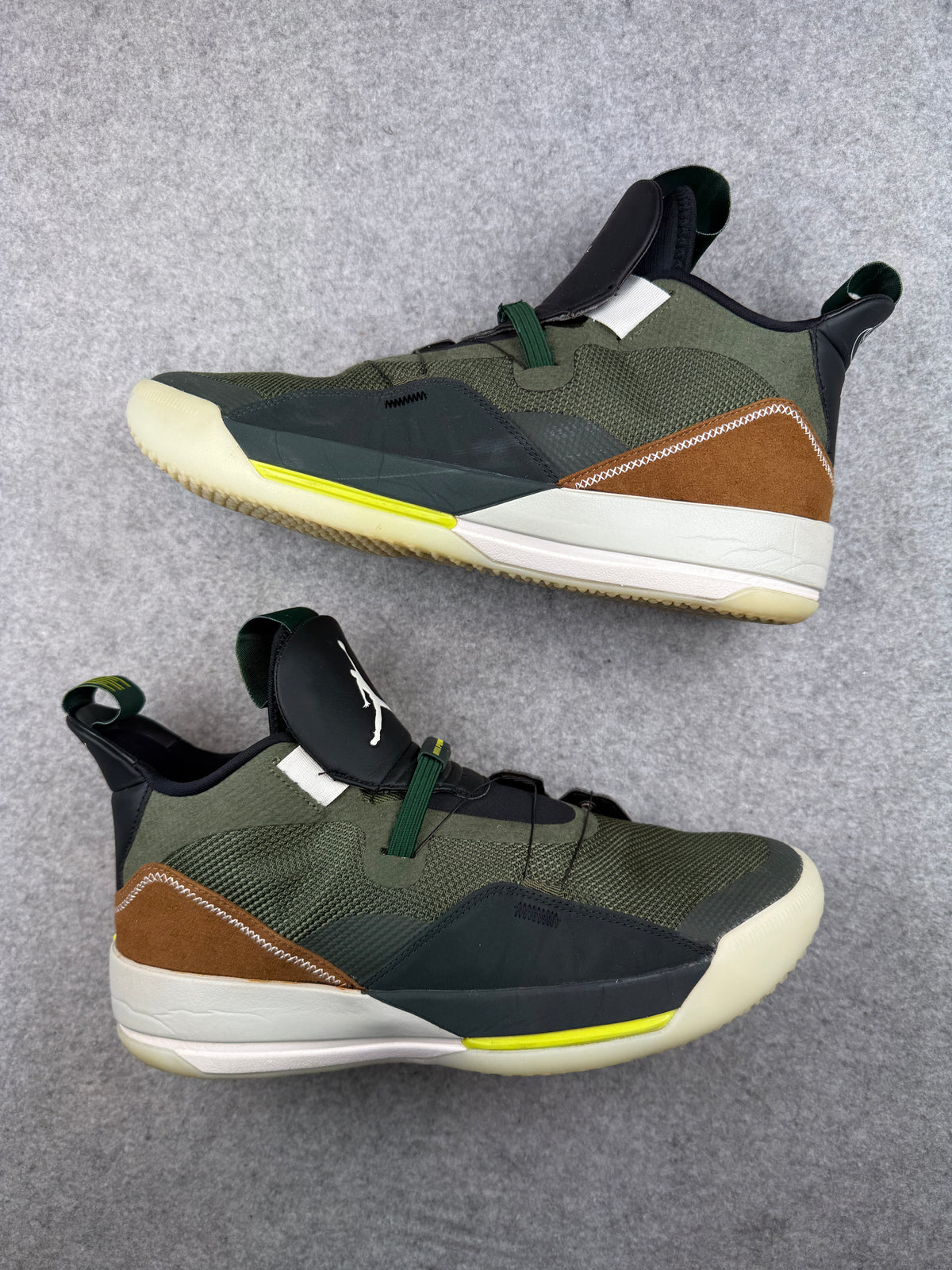Air Jordan x Travis Scott XXXIII (USED)