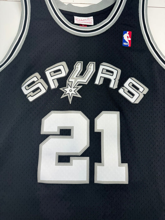 (L) Mitchell & Ness San Antonio Spurs Tim Duncan Jersey | Vitnage Clothing Store Canada