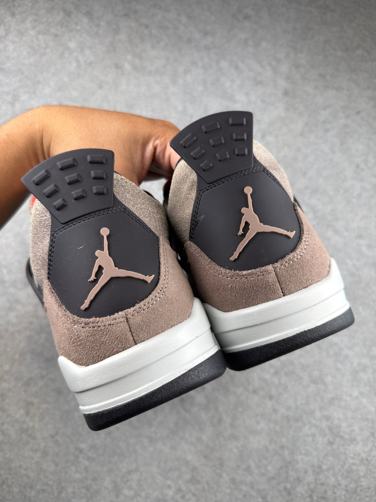 Air Jordan 4 Retro Taupe Haze (USED)
