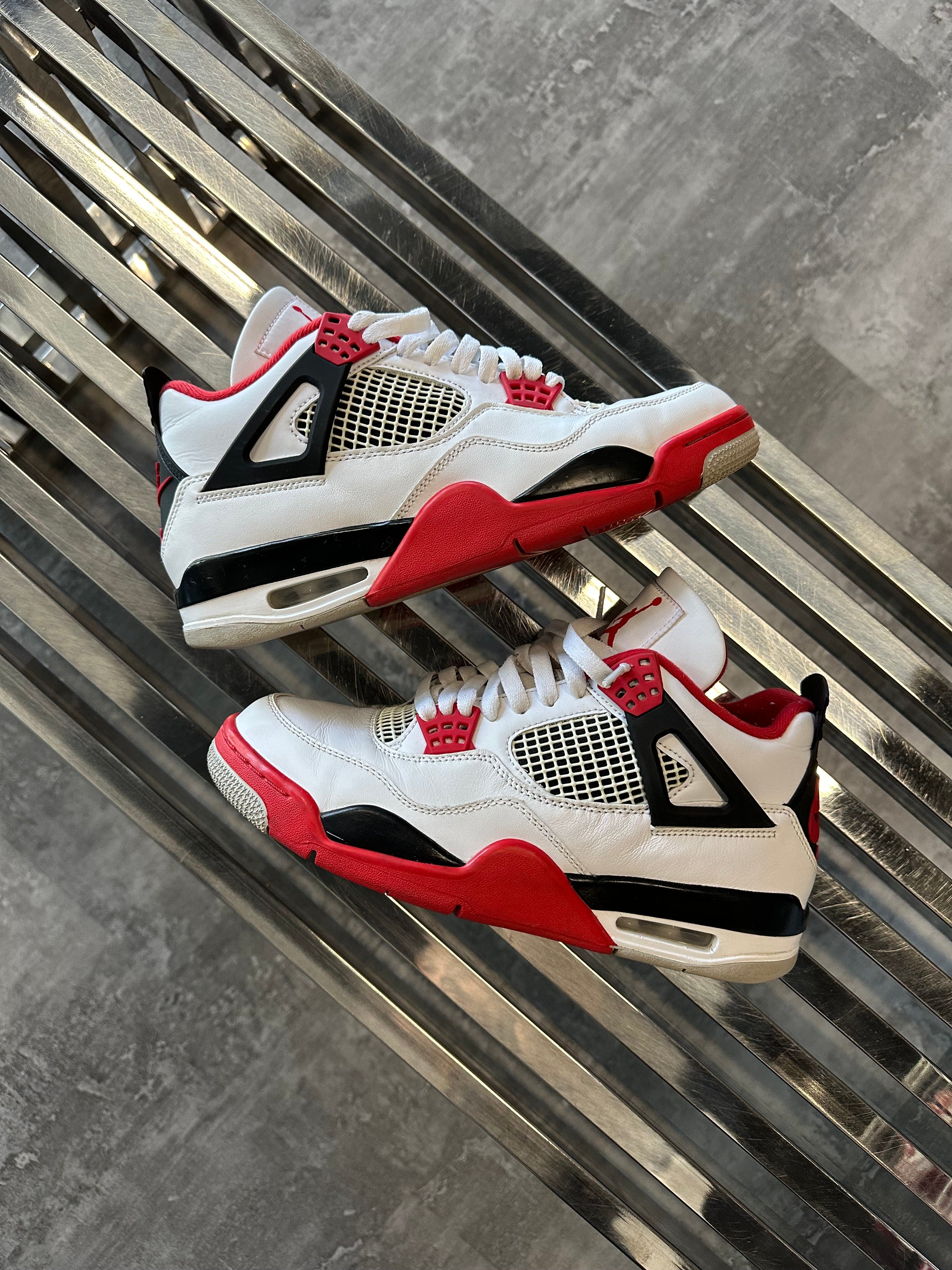 Air Jordan 4 Retro Fire Red 2020 (USED)