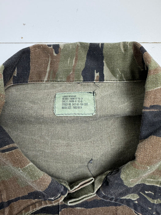 (L) Vintage Military Multi Pocket Light Jacket Camo | Vitnage Clothing Store Canada