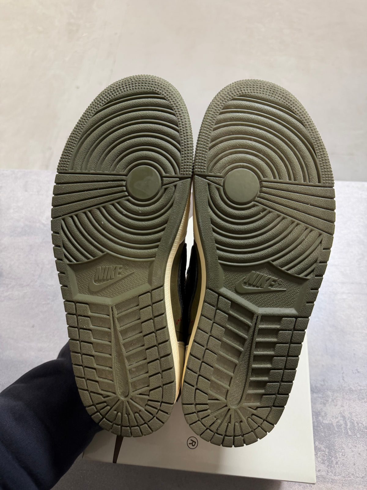 Jordan 1 low Travis Scott medium Olive