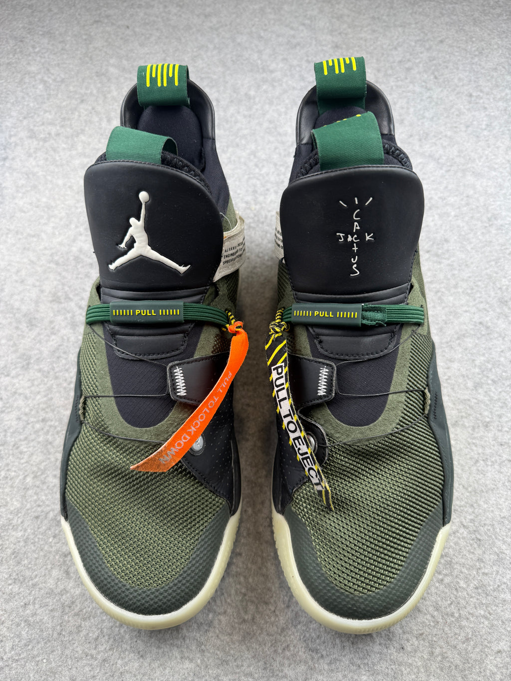Air Jordan x Travis Scott XXXIII (USED)