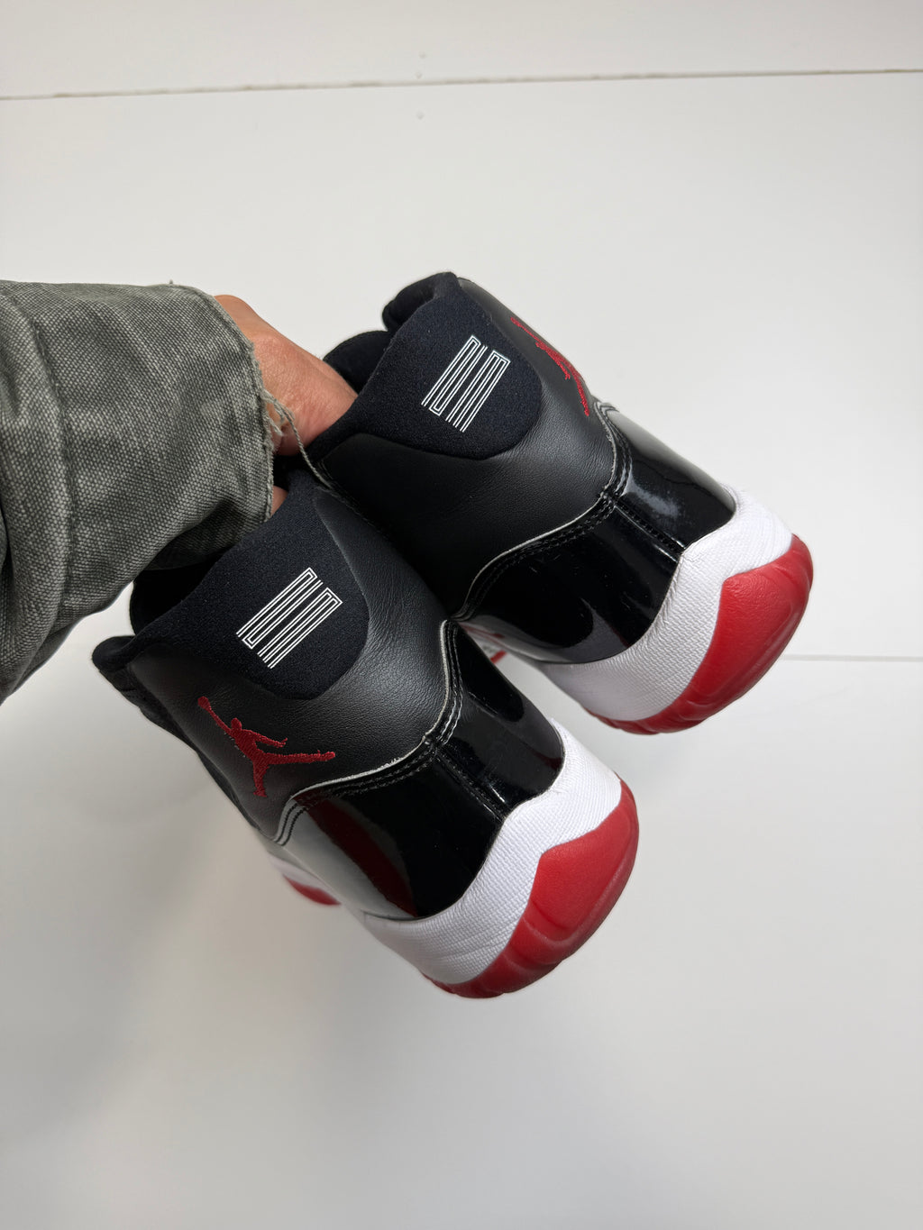 Air Jordan 11 Retro Playoffs Bred 2019 (USED NO BOX)