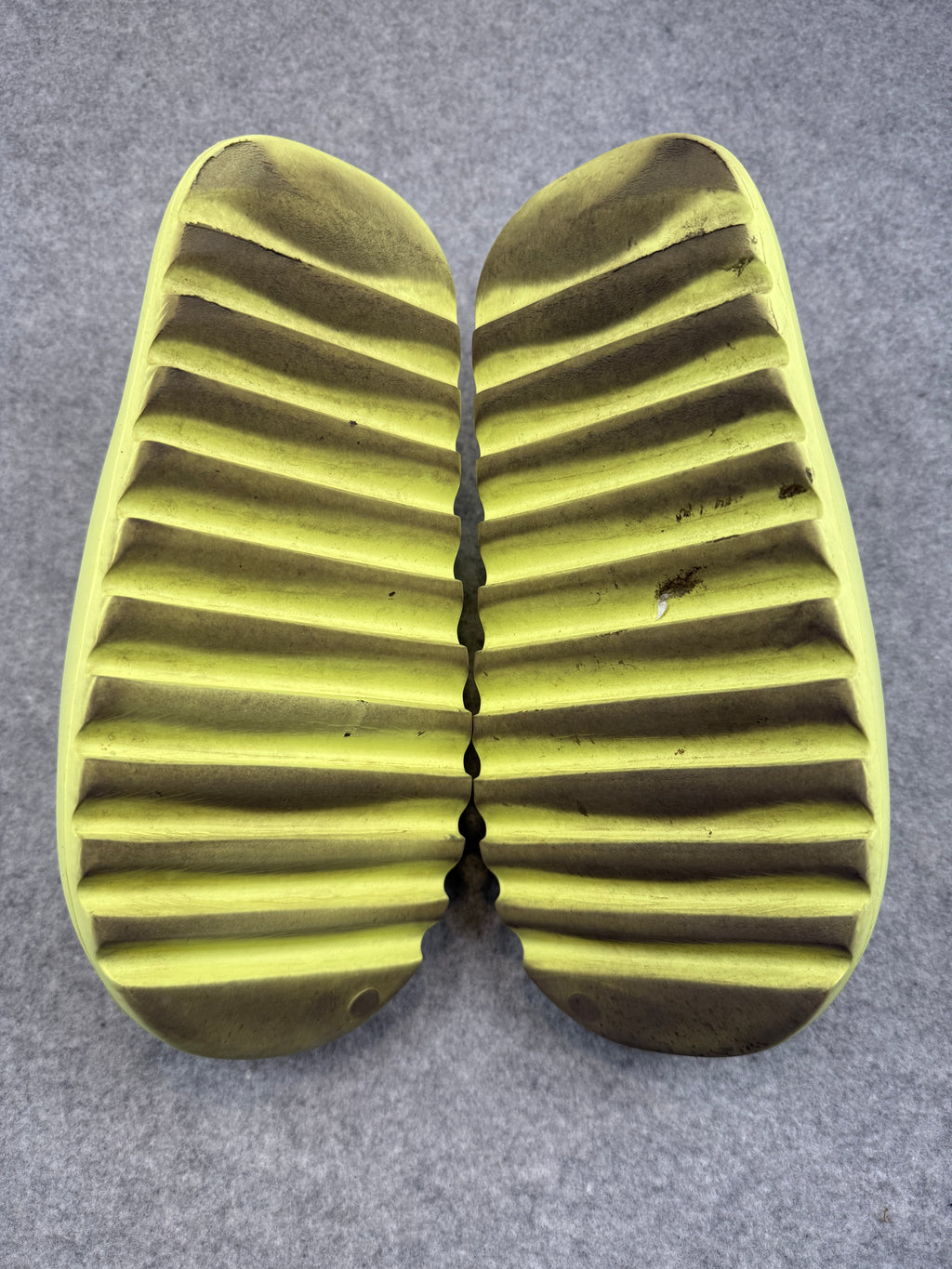 Adidas Yeezy Slide Glow Green (USED)