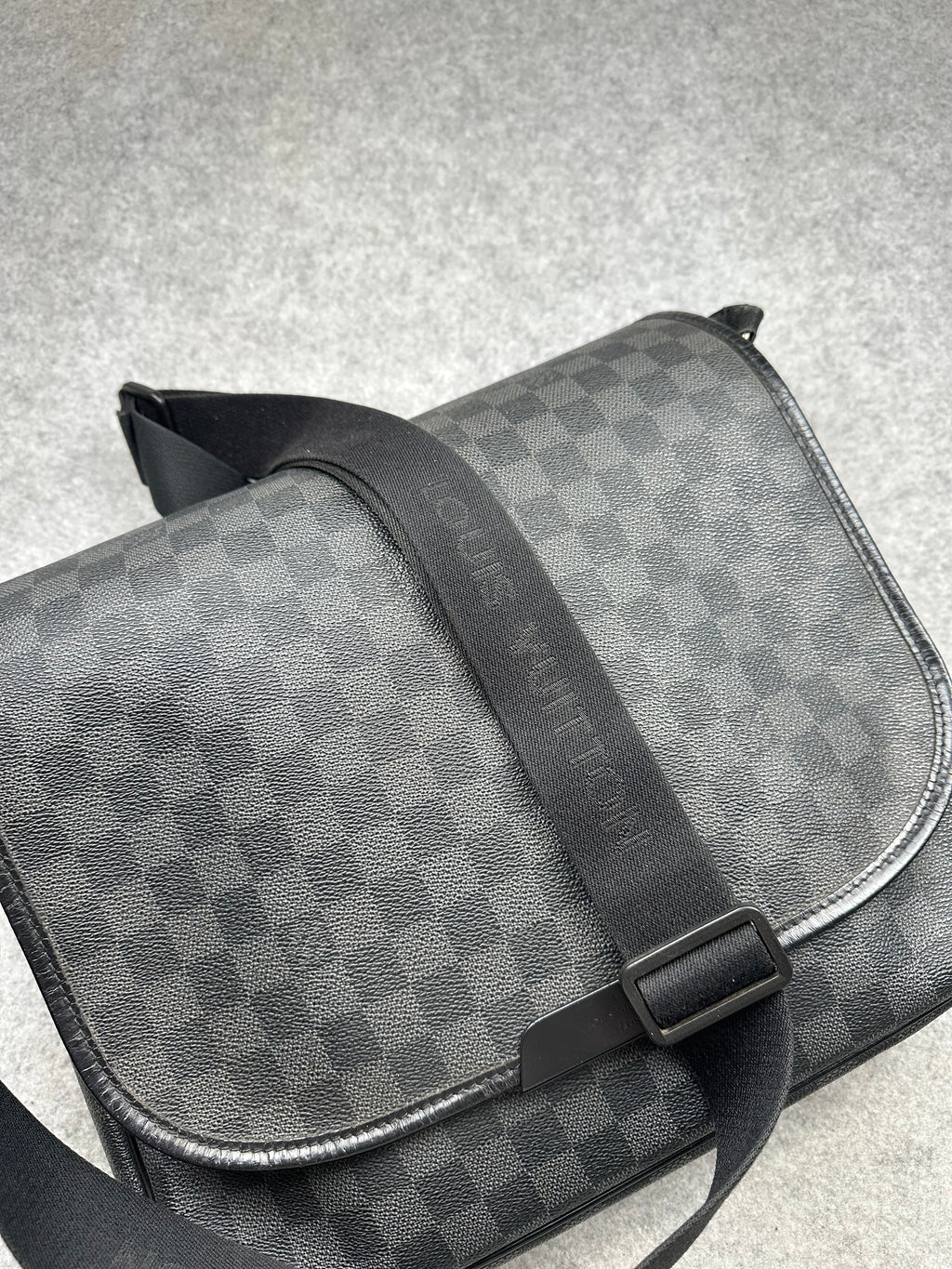 Louis Vuitton Damier Graphite Messenger Bag Black
