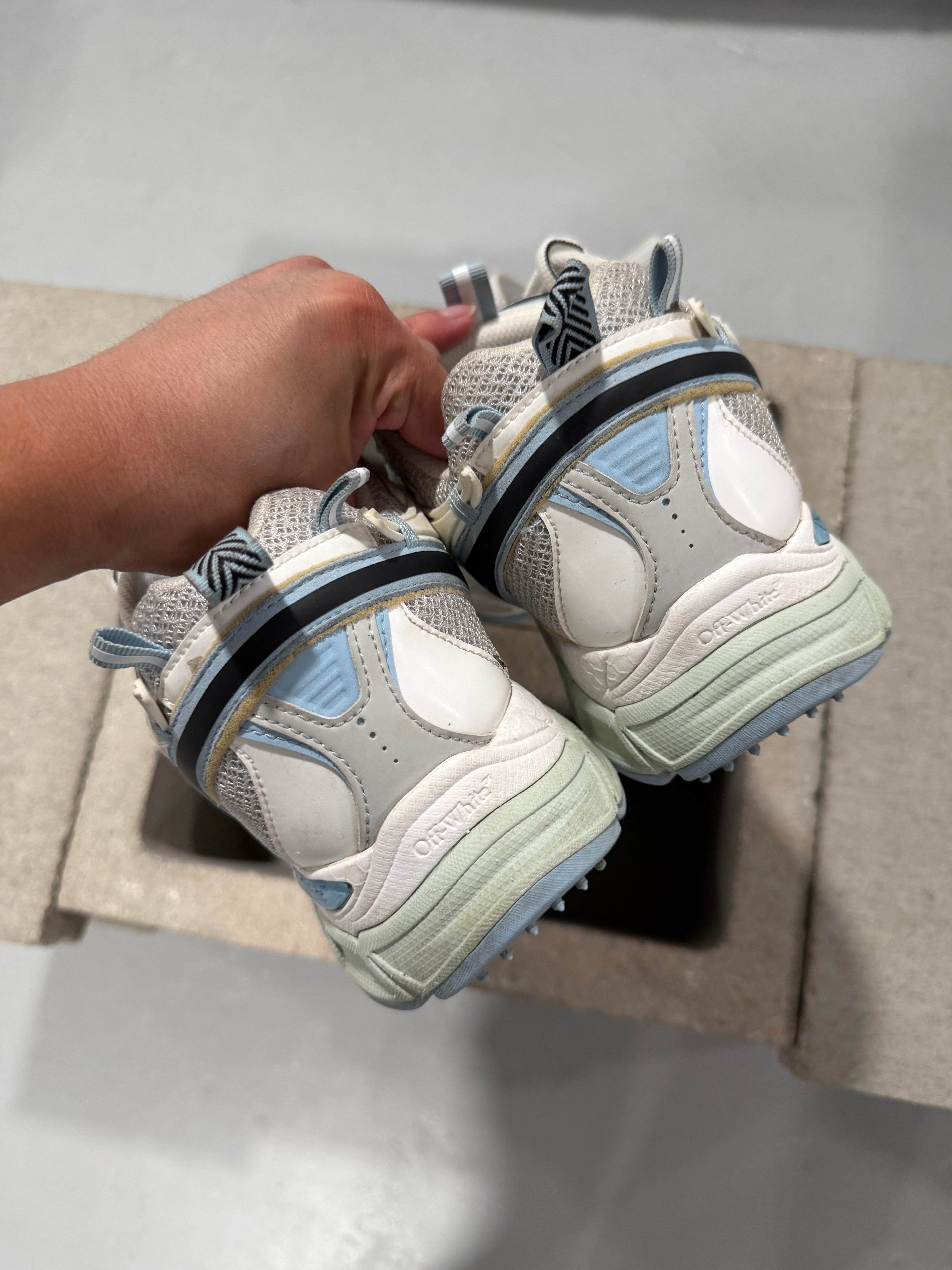 Off White Be Right Back Sneakers White/Light Blue (USED)