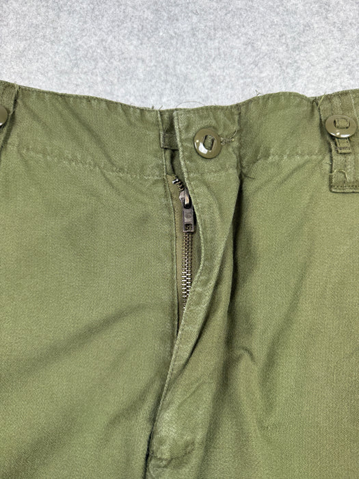 Vintage Military Issued Cargo Shorts Green | Vitnage Clothing Store Canada