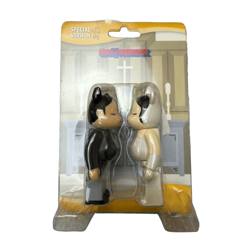 Medicom Bearbrick Wedding Series 2-Pack 100% | Vintage Clothing Store Canada