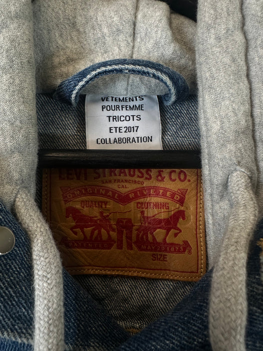 2017 Vetements x Levi’s Hooded Oversized Denim Jacket (USED) | Vitnage Clothing Store Canada