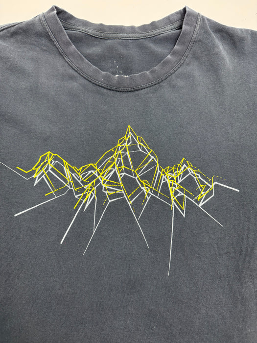 Vintage Arc'teryx Mountain Tee Black | Vitnage Clothing Store Canada