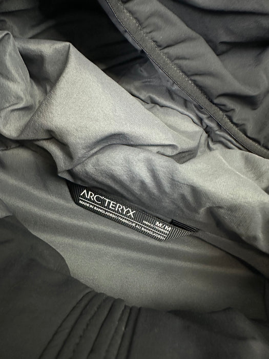 Arc'teryx Proton LT Hoody Black (USED) | Vitnage Clothing Store Canada