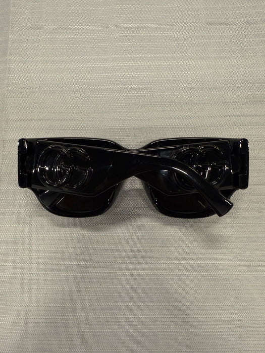 Women's Gucci GG1545S Oversized Square Sunglasses | Vitnage Clothing Store Canada