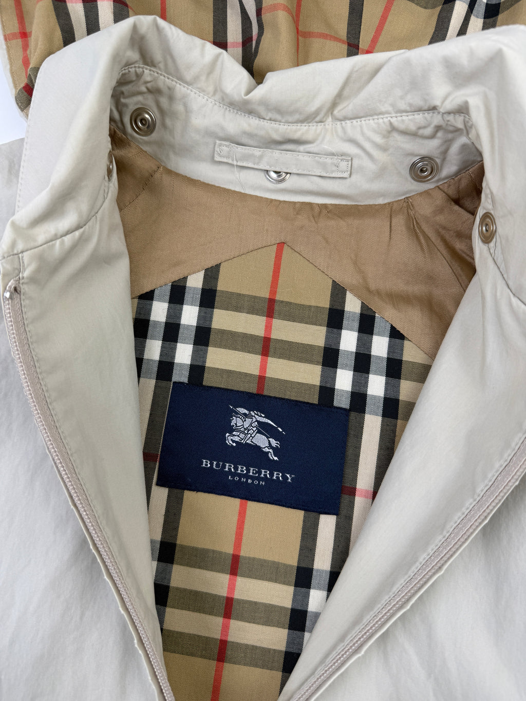 Vintage Burberry Checkered Hooded Light Jacket Beige