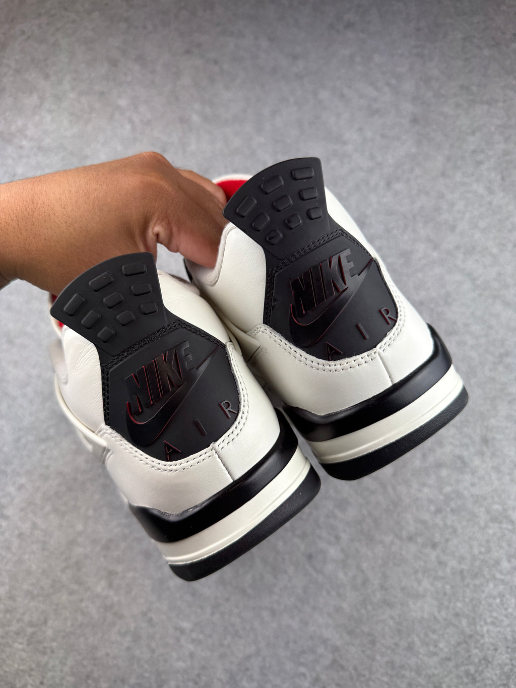 Air Jordan 4 Retro Flight Club (USED)