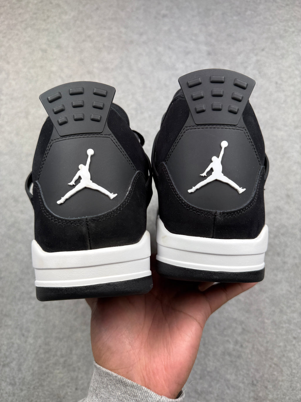 Air Jordan 4 Retro White Thunder (USED)
