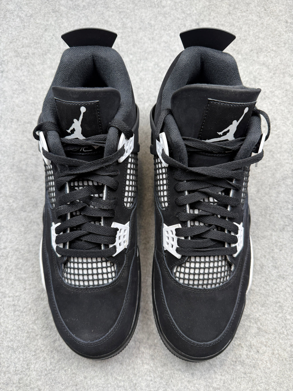 Air Jordan 4 Retro White Thunder (USED)
