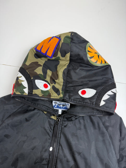 BAPE Shark Insulated Full Zip Jacket Mono Camo Black (USED) | Vitnage Clothing Store Canada