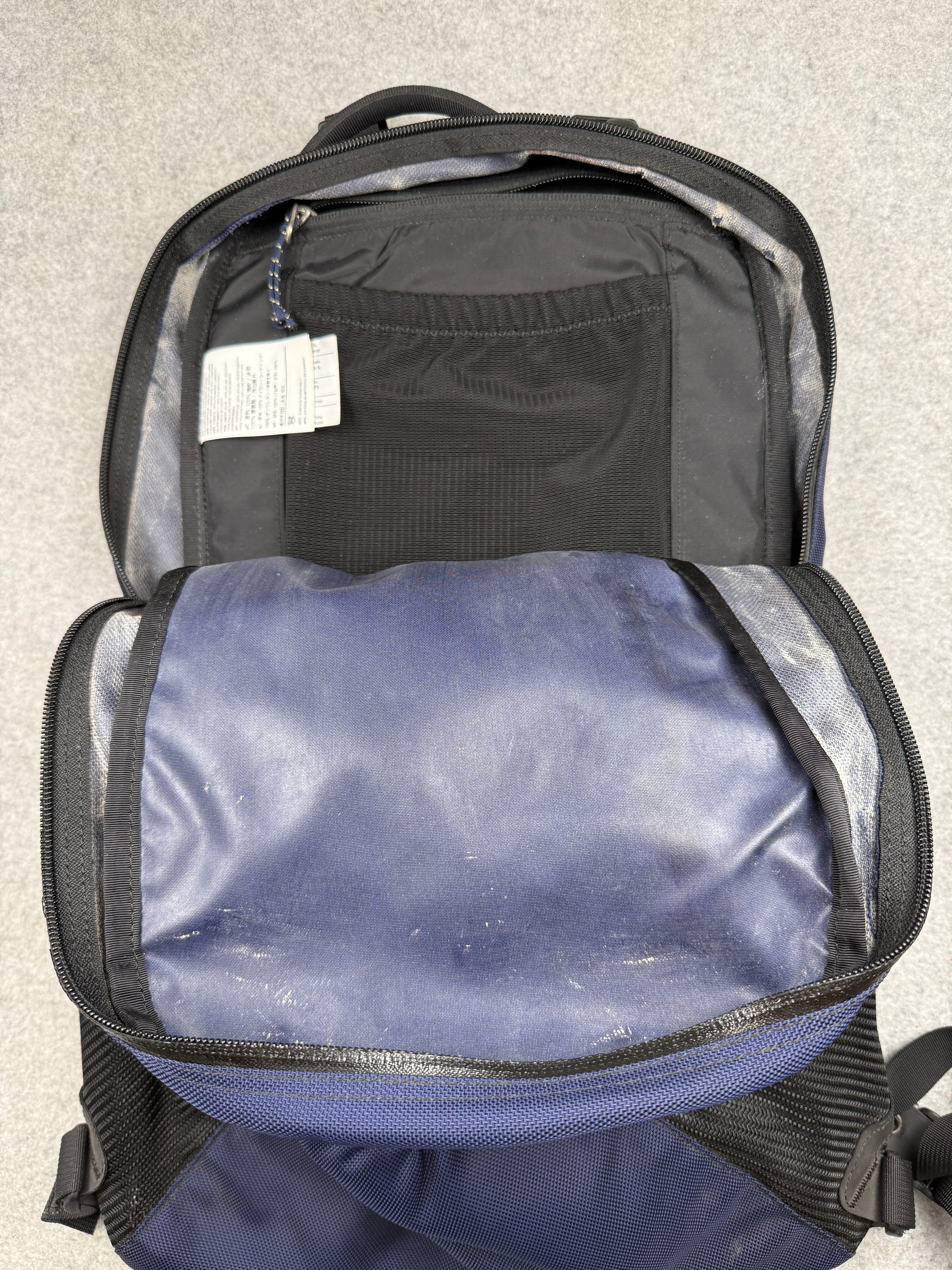 Arc'teryx x BEAMS Arro 22 Backpack Black/Navy