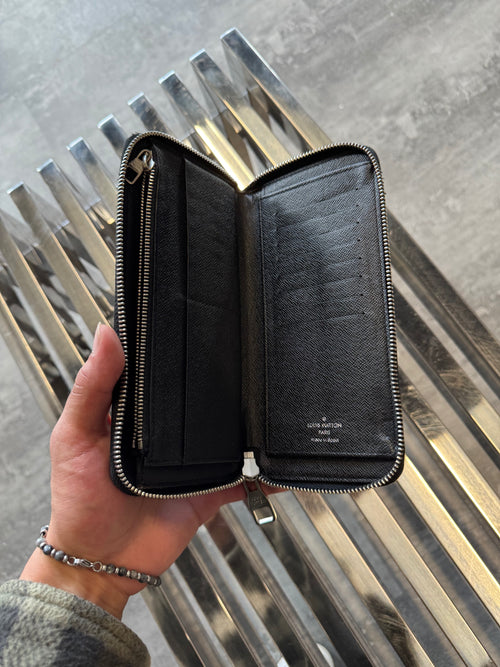 Louis Vuitton Damier Graphite Zippy Wallet | Vintage Clothing Store Canada