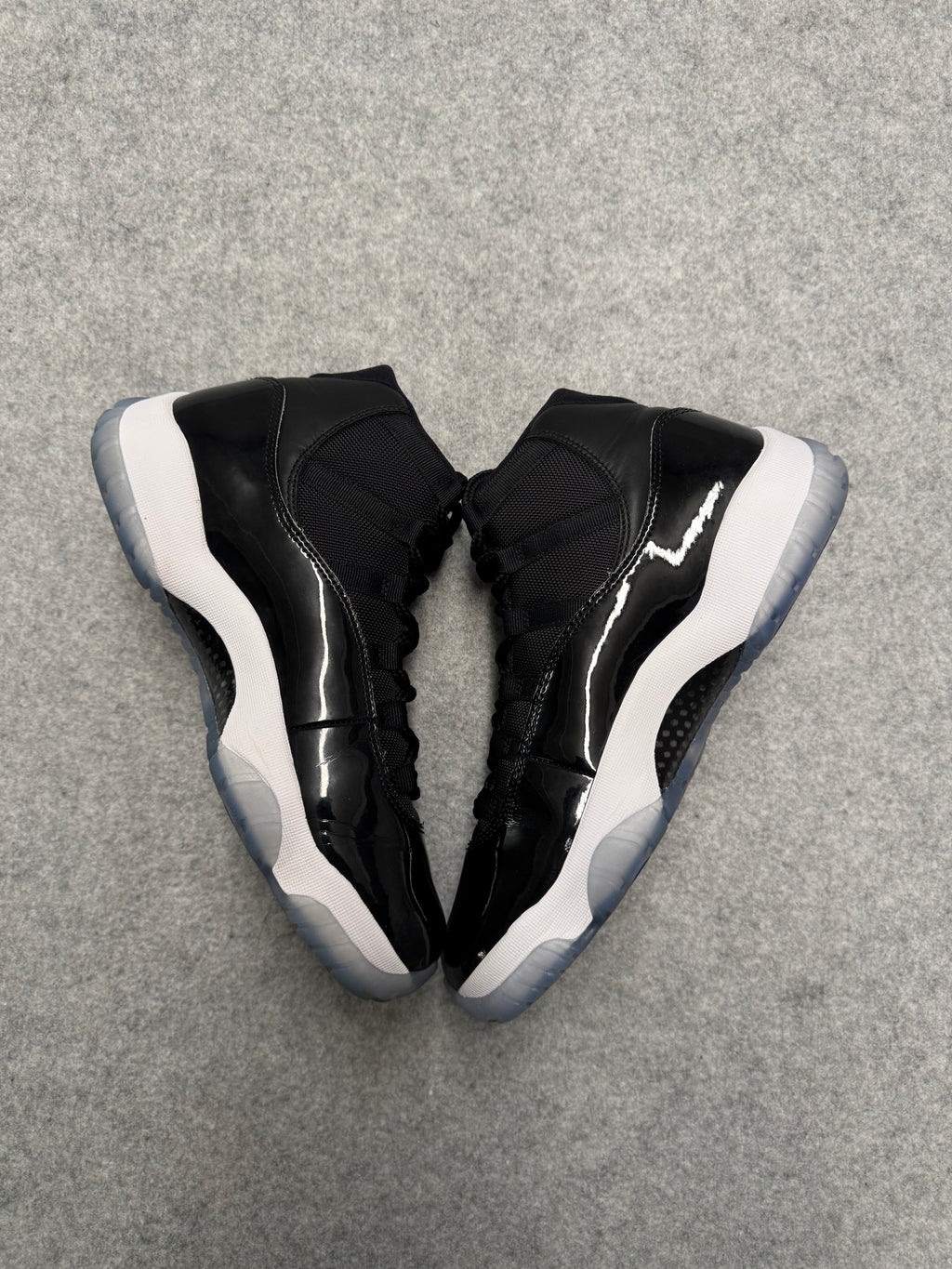 Air Jordan 11 Retro Space Jam 2016 (USED)
