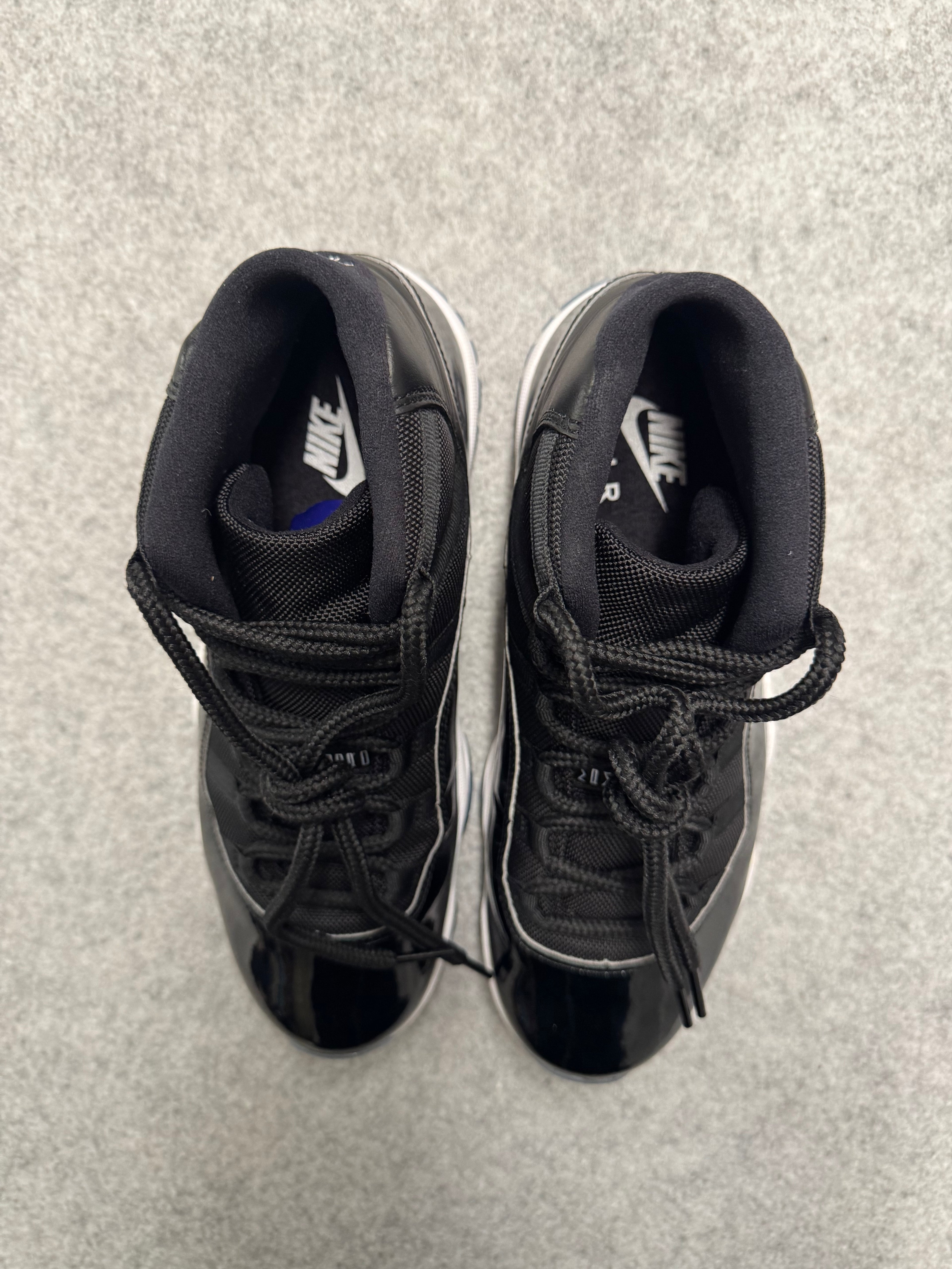 Air Jordan 11 Retro Space Jam 2016 (USED)