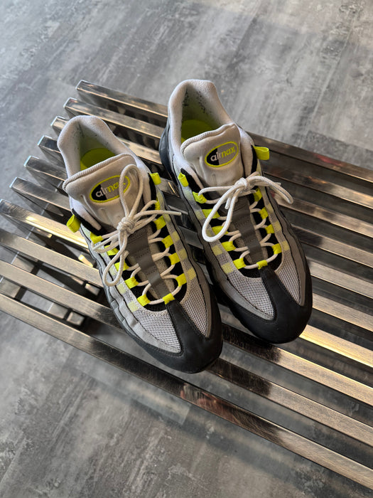 Nike Air Max 95 OG Neon USED (2020) | Vitnage Clothing Store Canada