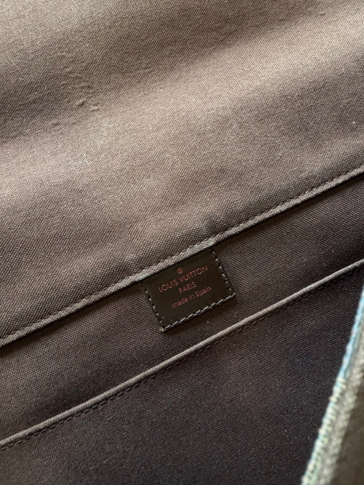 Louis Vuitton Damier Ebene Messenger | Vitnage Clothing Store Canada