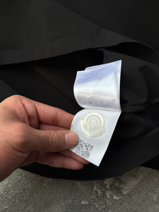 Moncler Vertical Logo Tee Black (USED) | Vitnage Clothing Store Canada