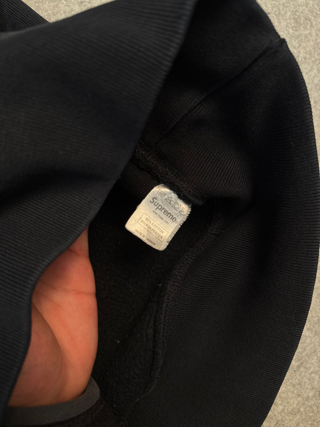 2000’s Supreme Box Logo Sweatshirt Black (USED)