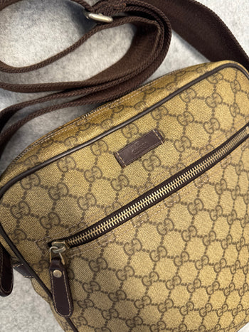 Gucci GG Supreme Monogram Messenger Leather Bag