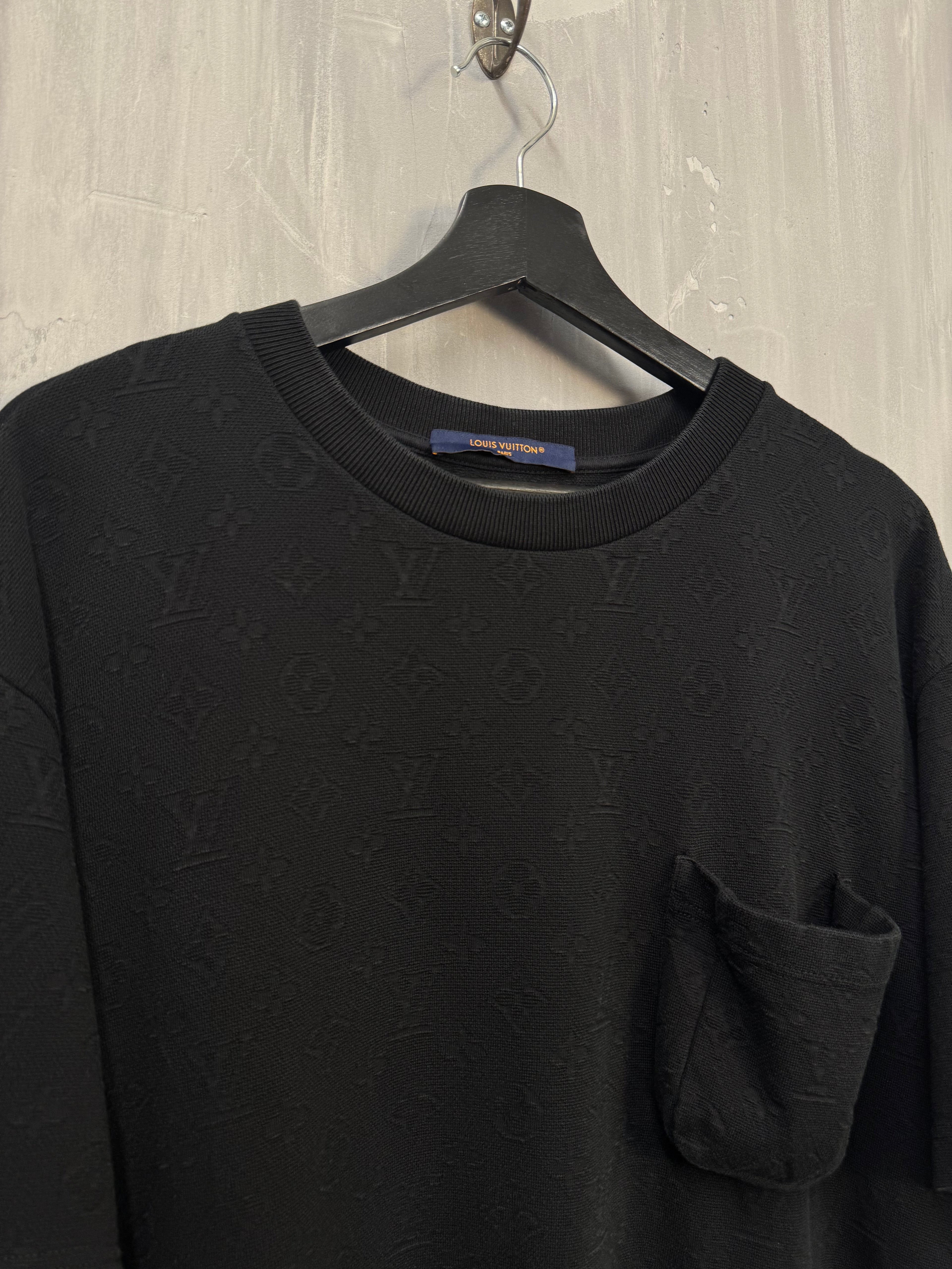 Louis Vuitton Signature 3D Pocket Monogram Tee Black