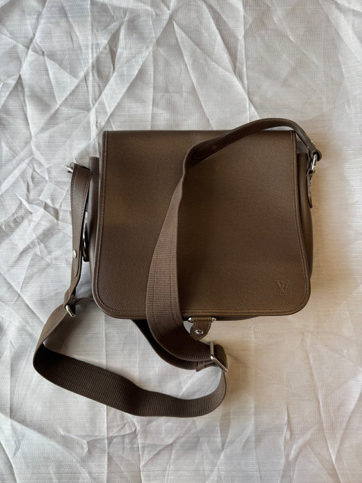 Louis Vuitton Taiga Andrei Grizzly Messenger Bag | Vitnage Clothing Store Canada