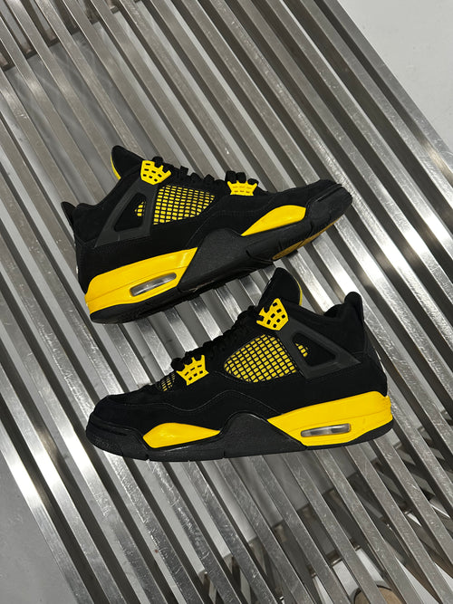 Air Jordan 4 Retro Thunder 2023 (USED NO BOX)